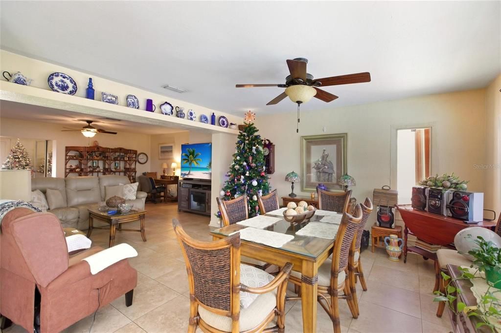 For Sale: $360,000 (3 beds, 2 baths, 1511 Square Feet)