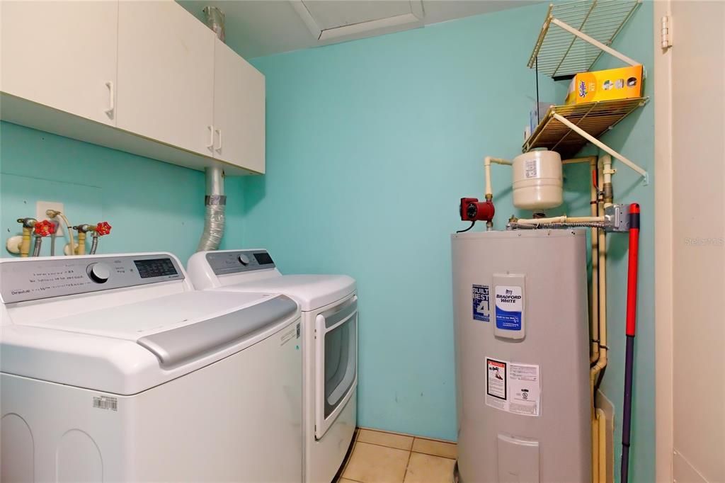 For Sale: $360,000 (3 beds, 2 baths, 1511 Square Feet)