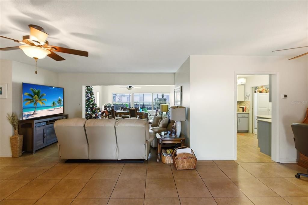 For Sale: $360,000 (3 beds, 2 baths, 1511 Square Feet)