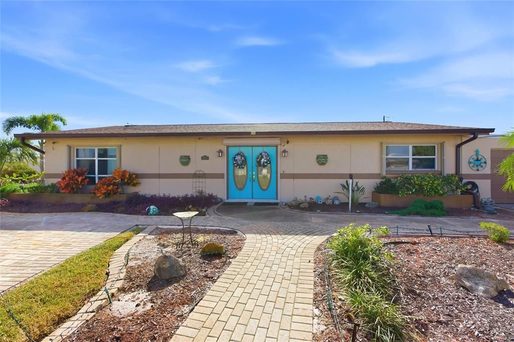 For Sale: $360,000 (3 beds, 2 baths, 1511 Square Feet)