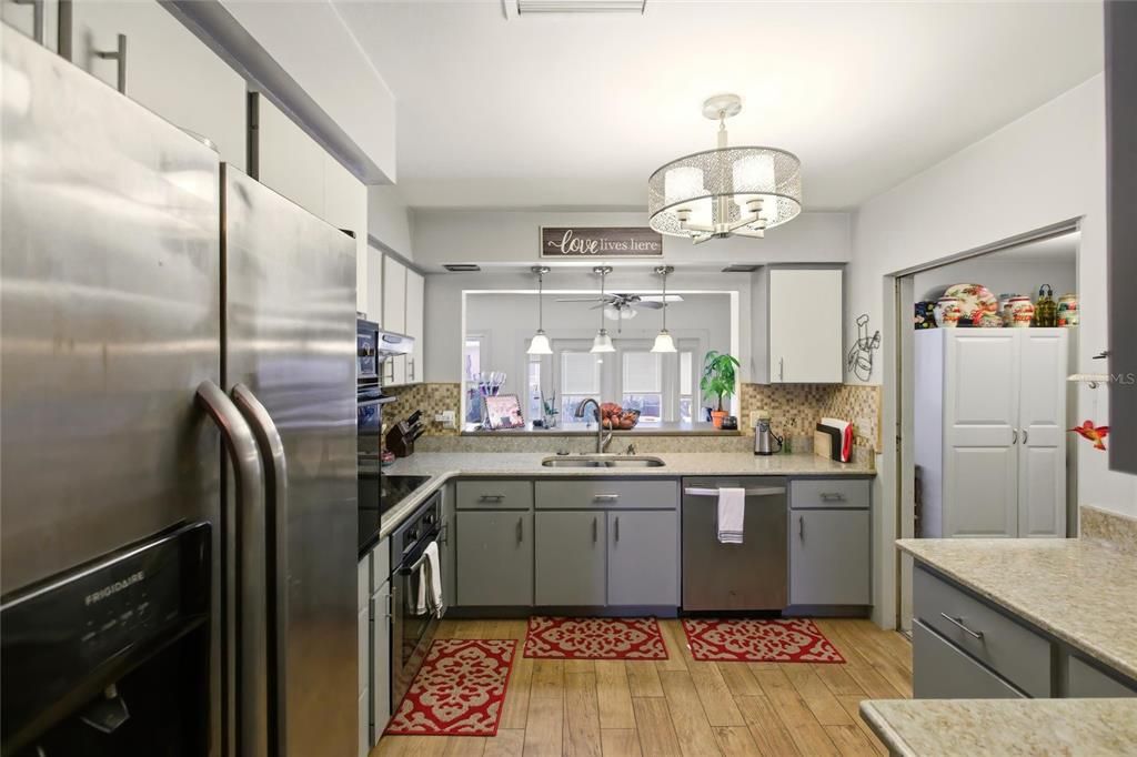 For Sale: $360,000 (3 beds, 2 baths, 1511 Square Feet)