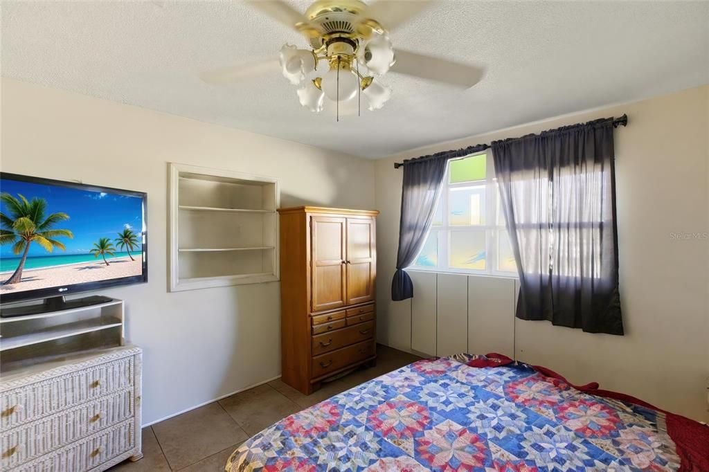 For Sale: $360,000 (3 beds, 2 baths, 1511 Square Feet)