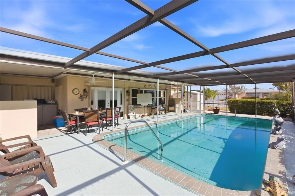 For Sale: $360,000 (3 beds, 2 baths, 1511 Square Feet)