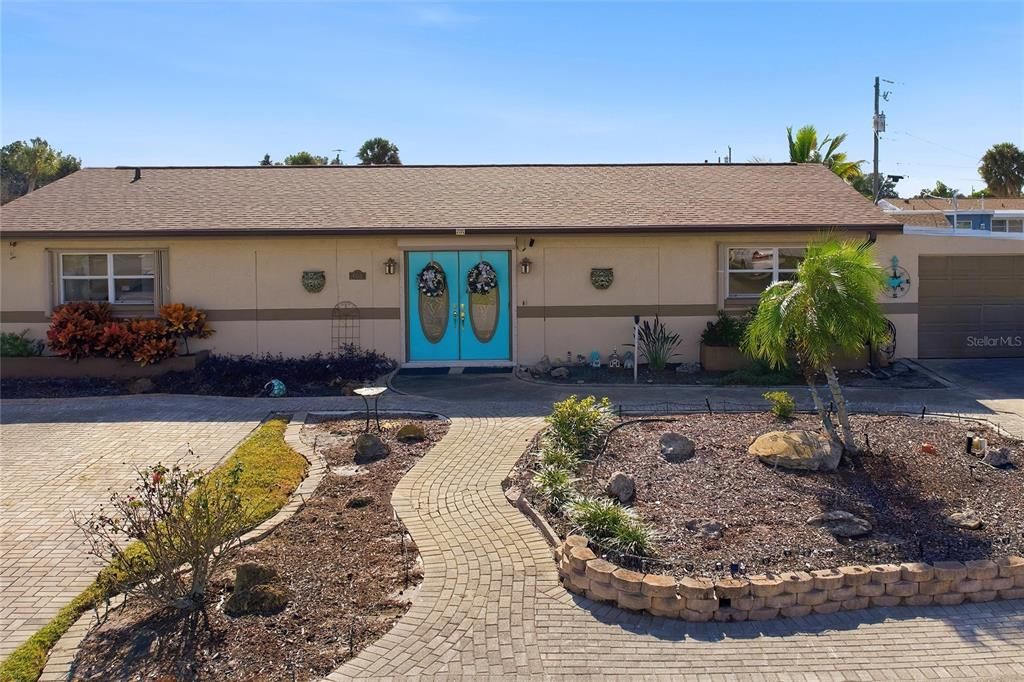 For Sale: $360,000 (3 beds, 2 baths, 1511 Square Feet)