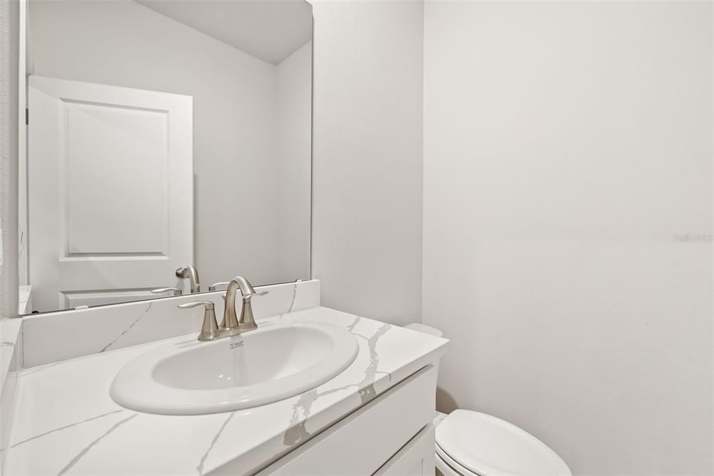 出租: $3,950 (5 贝兹, 4 浴室, 3975 平方英尺)