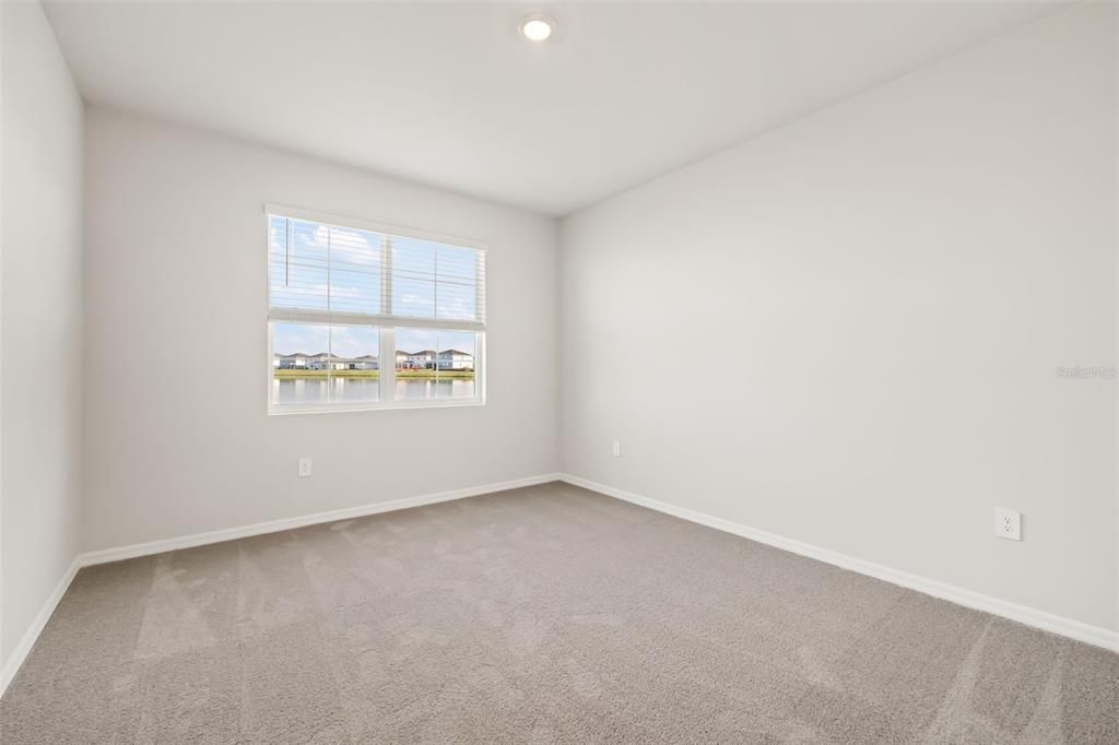 出租: $3,950 (5 贝兹, 4 浴室, 3975 平方英尺)