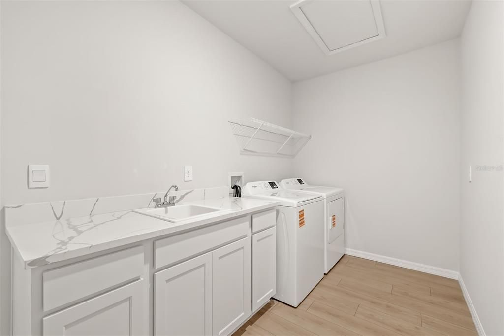 出租: $3,950 (5 贝兹, 4 浴室, 3975 平方英尺)