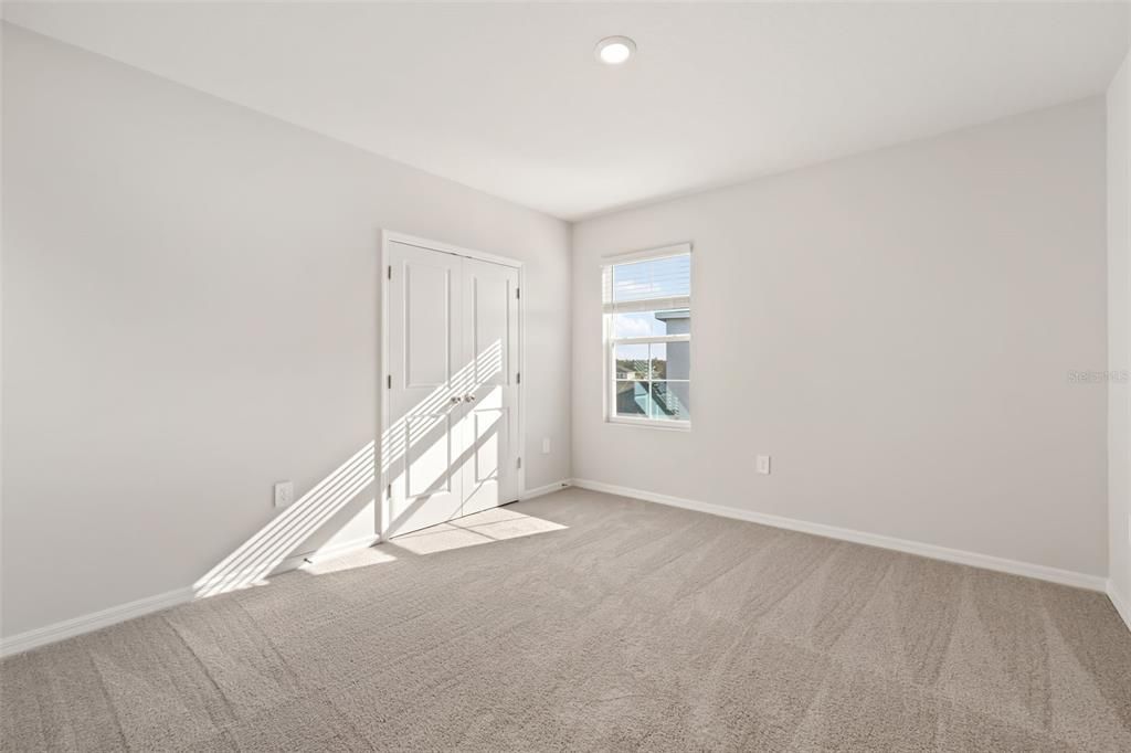 出租: $3,950 (5 贝兹, 4 浴室, 3975 平方英尺)