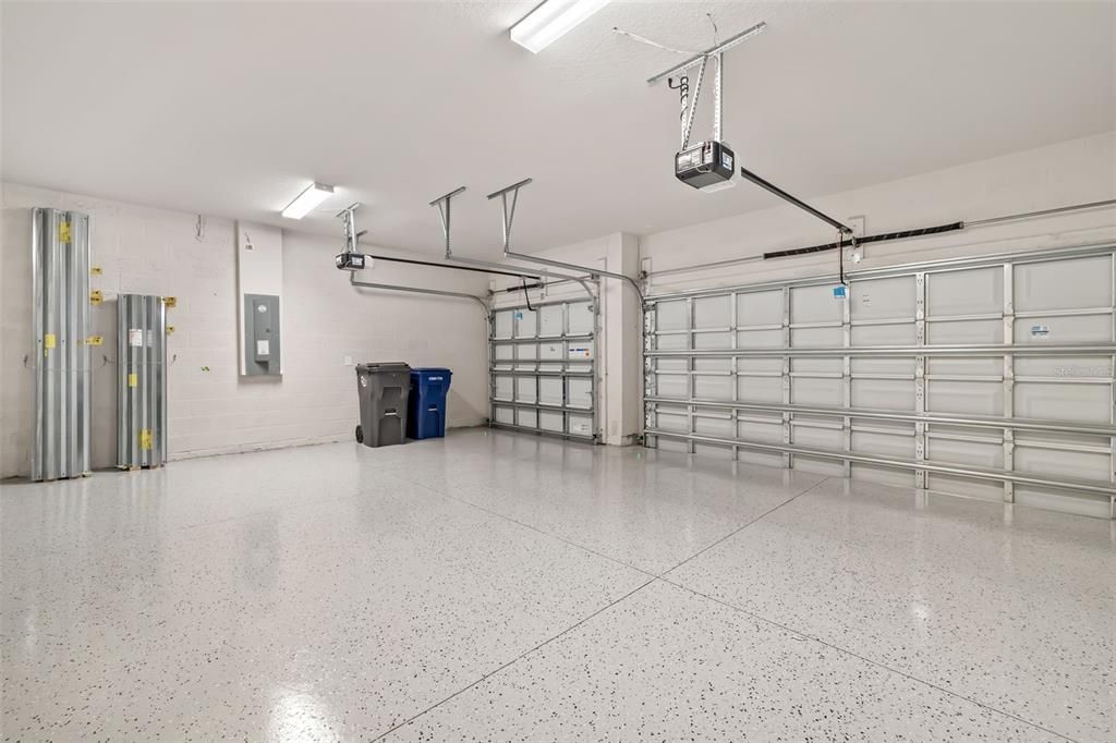 出租: $3,950 (5 贝兹, 4 浴室, 3975 平方英尺)