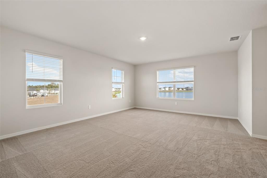 出租: $3,950 (5 贝兹, 4 浴室, 3975 平方英尺)