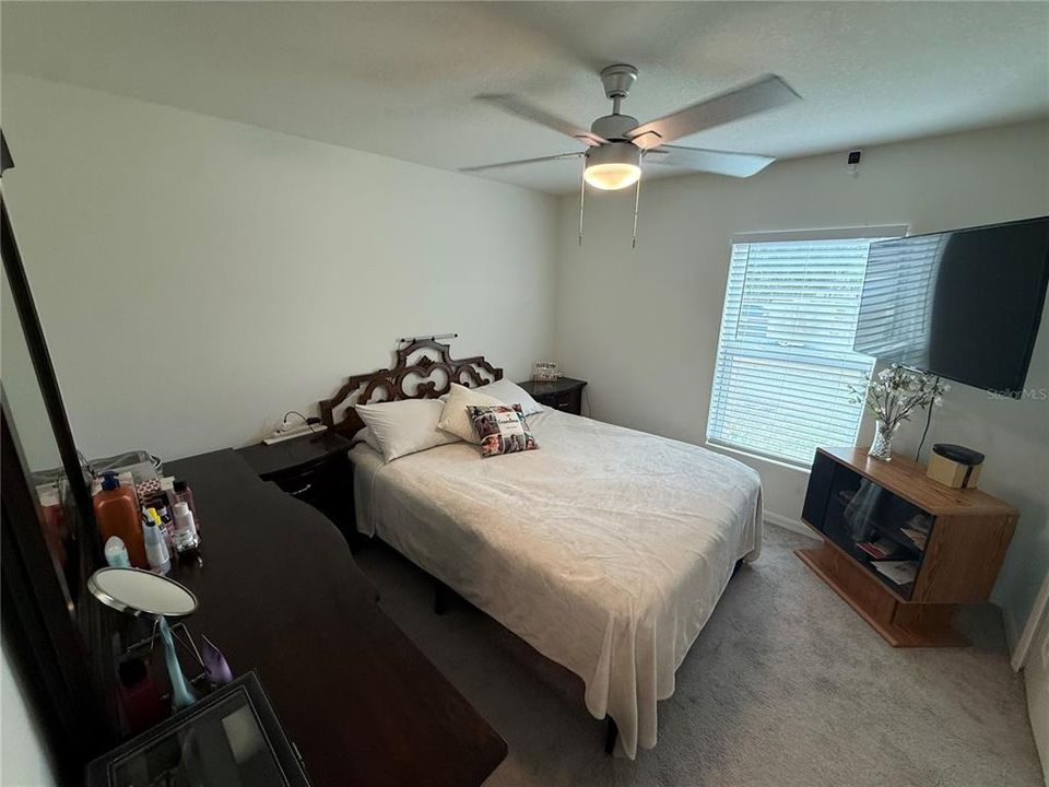 For Sale: $235,000 (2 beds, 1 baths, 1062 Square Feet)