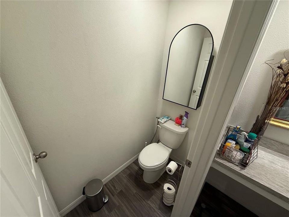 For Sale: $235,000 (2 beds, 1 baths, 1062 Square Feet)