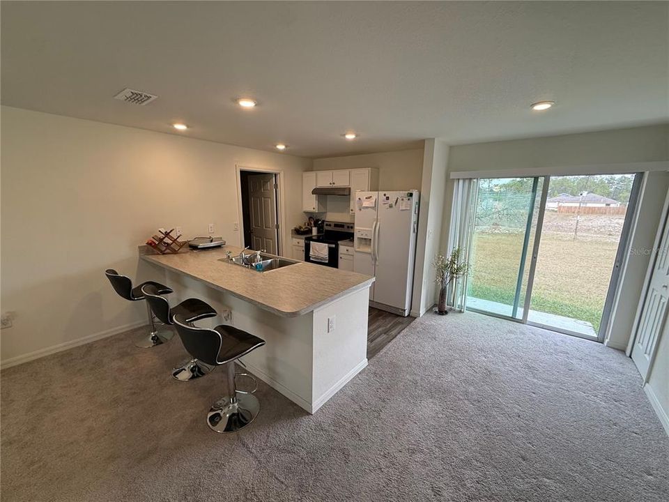 For Sale: $235,000 (2 beds, 1 baths, 1062 Square Feet)