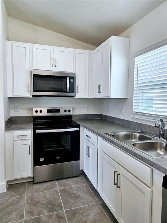 В аренду: $2,450 (3 спален, 2 ванн, 1511 Квадратных фут)