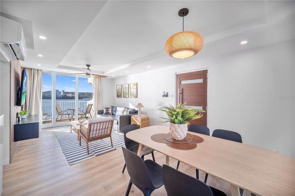 En Venta: $350,000 (2 camas, 2 baños, 873 Pies cuadrados)