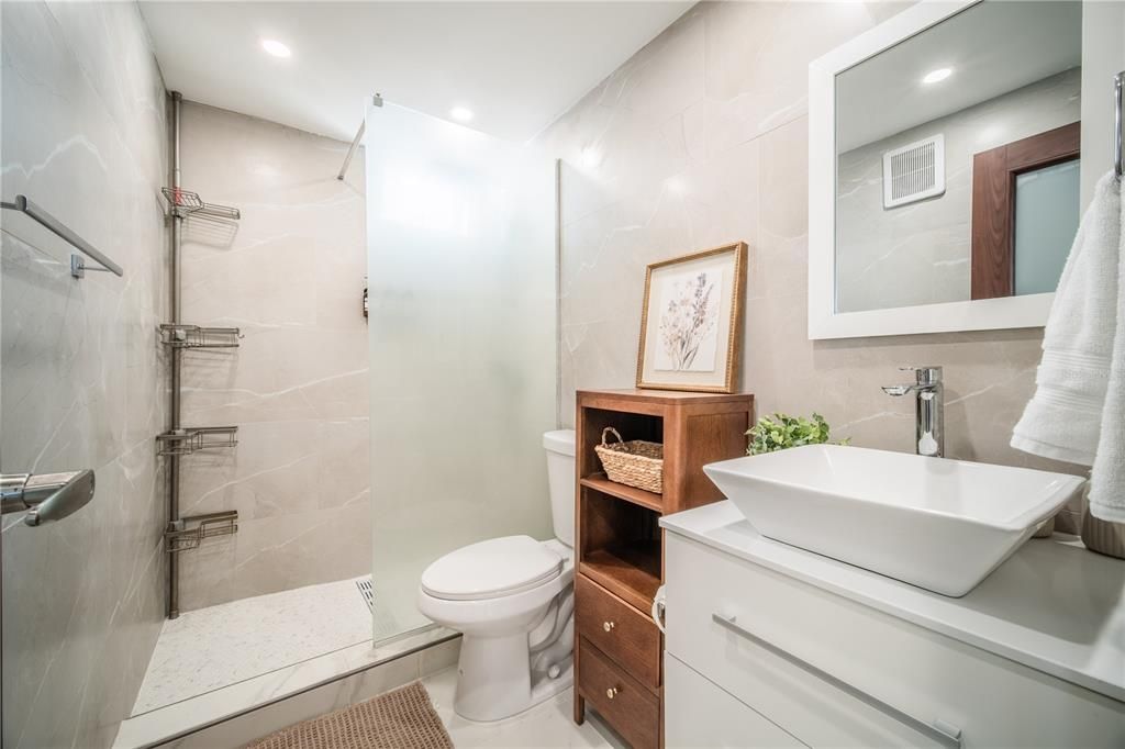 En Venta: $350,000 (2 camas, 2 baños, 873 Pies cuadrados)