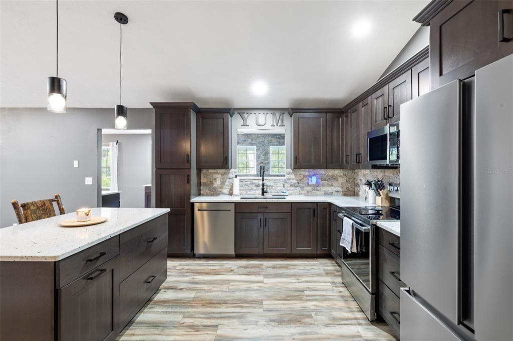 На продажу: $714,000 (3 спален, 2 ванн, 3762 Квадратных фут)