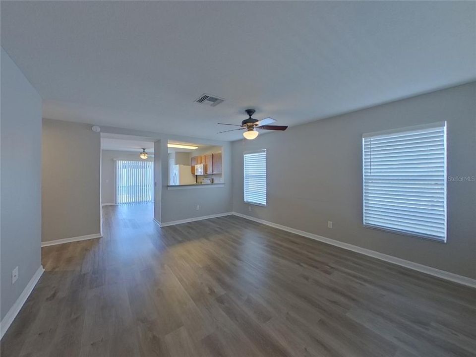 For Rent: $1,949 (3 beds, 2 baths, 1303 Square Feet)