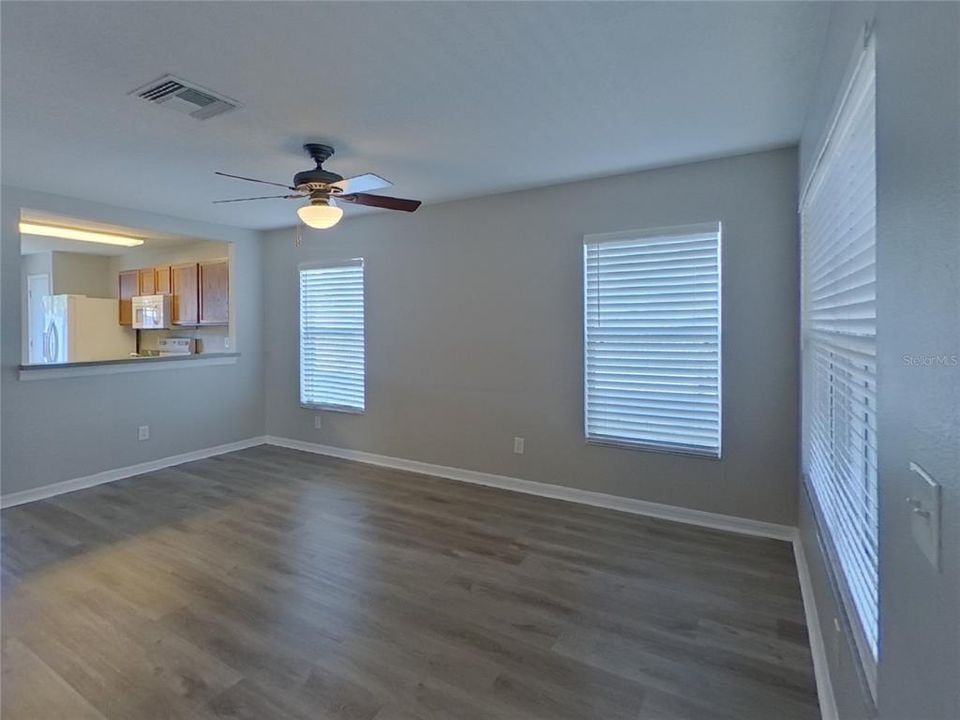 For Rent: $1,949 (3 beds, 2 baths, 1303 Square Feet)