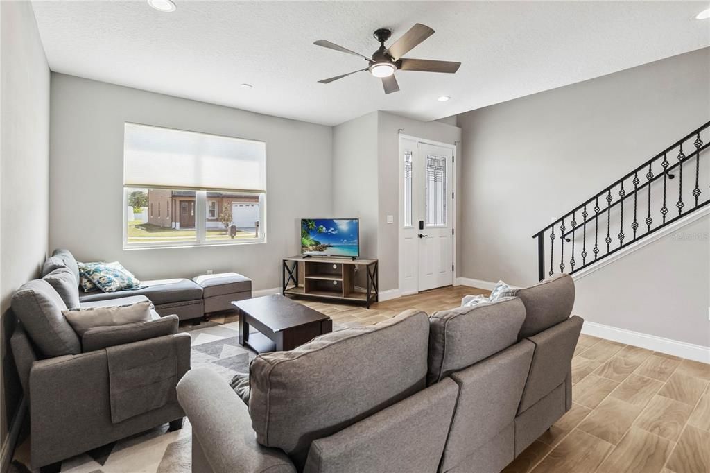 For Rent: $3,000 (4 beds, 3 baths, 2556 Square Feet)