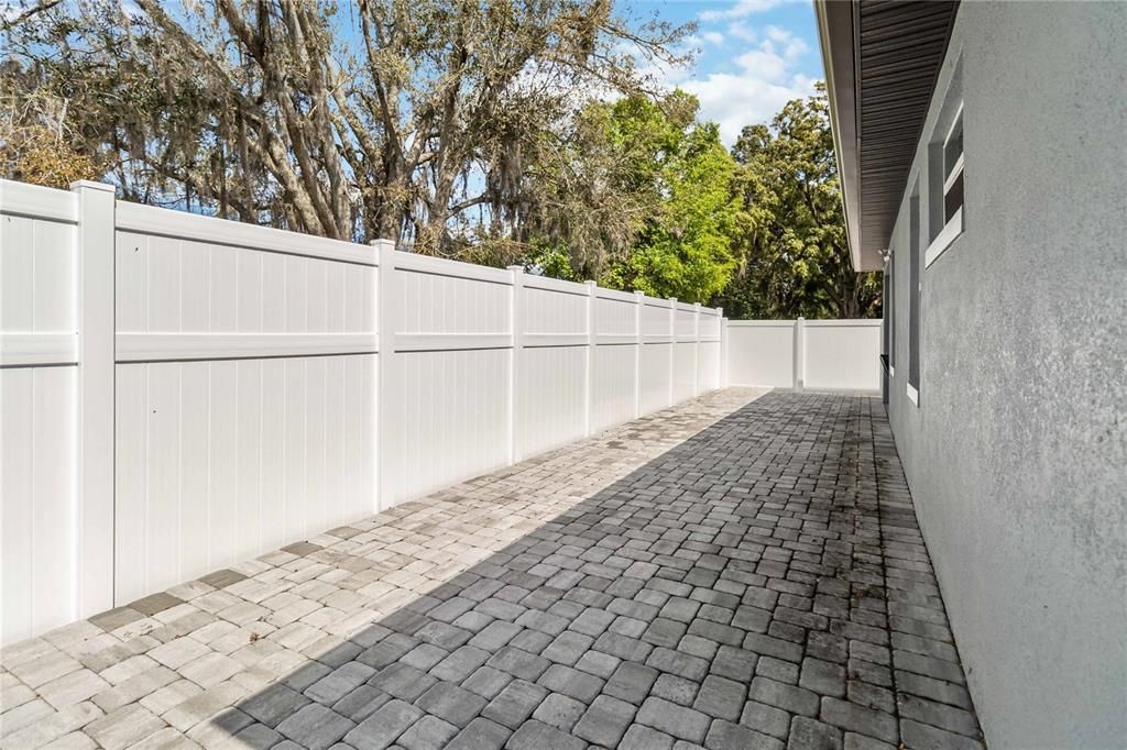 For Rent: $3,000 (4 beds, 3 baths, 2556 Square Feet)