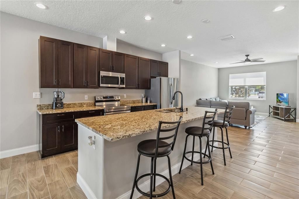 For Rent: $3,000 (4 beds, 3 baths, 2556 Square Feet)