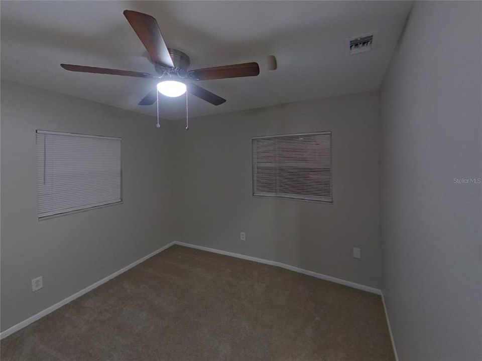 出租: $2,399 (4 贝兹, 1 浴室, 1285 平方英尺)