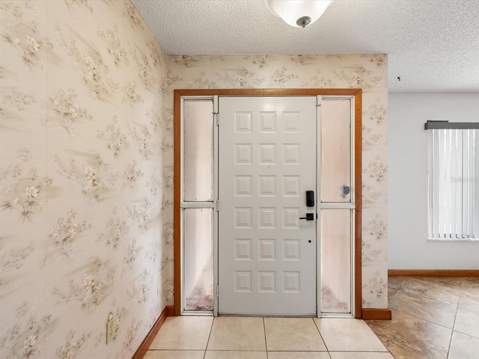 待售: $230,000 (2 贝兹, 2 浴室, 1634 平方英尺)