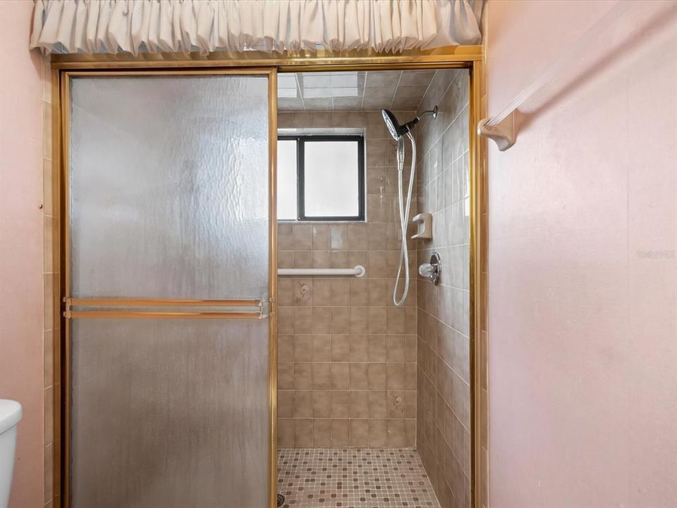 待售: $230,000 (2 贝兹, 2 浴室, 1634 平方英尺)