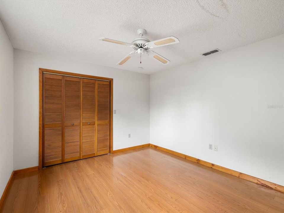 待售: $230,000 (2 贝兹, 2 浴室, 1634 平方英尺)