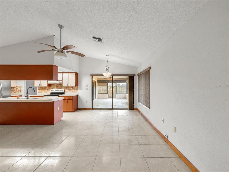 待售: $230,000 (2 贝兹, 2 浴室, 1634 平方英尺)