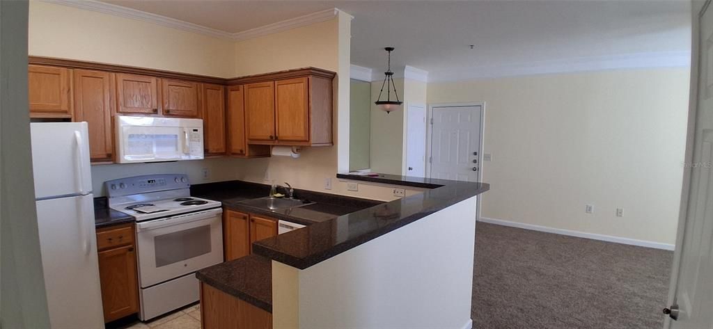 For Rent: $1,300 (1 beds, 1 baths, 750 Square Feet)