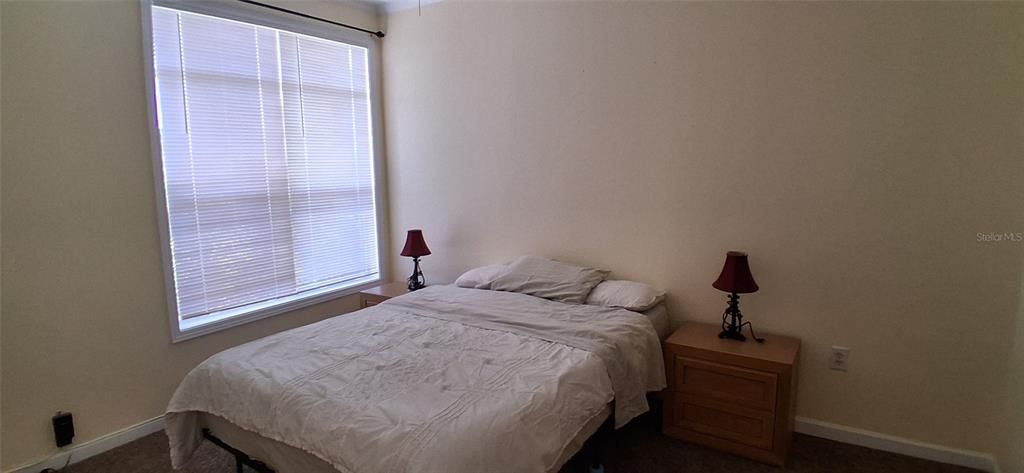 For Rent: $1,300 (1 beds, 1 baths, 750 Square Feet)