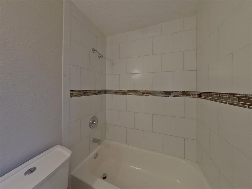 En Renta: $2,399 (3 camas, 2 baños, 1460 Pies cuadrados)