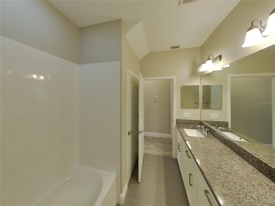 For Rent: $3,949 (5 beds, 4 baths, 3170 Square Feet)