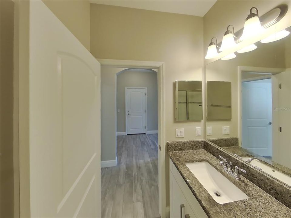 For Rent: $3,949 (5 beds, 4 baths, 3170 Square Feet)