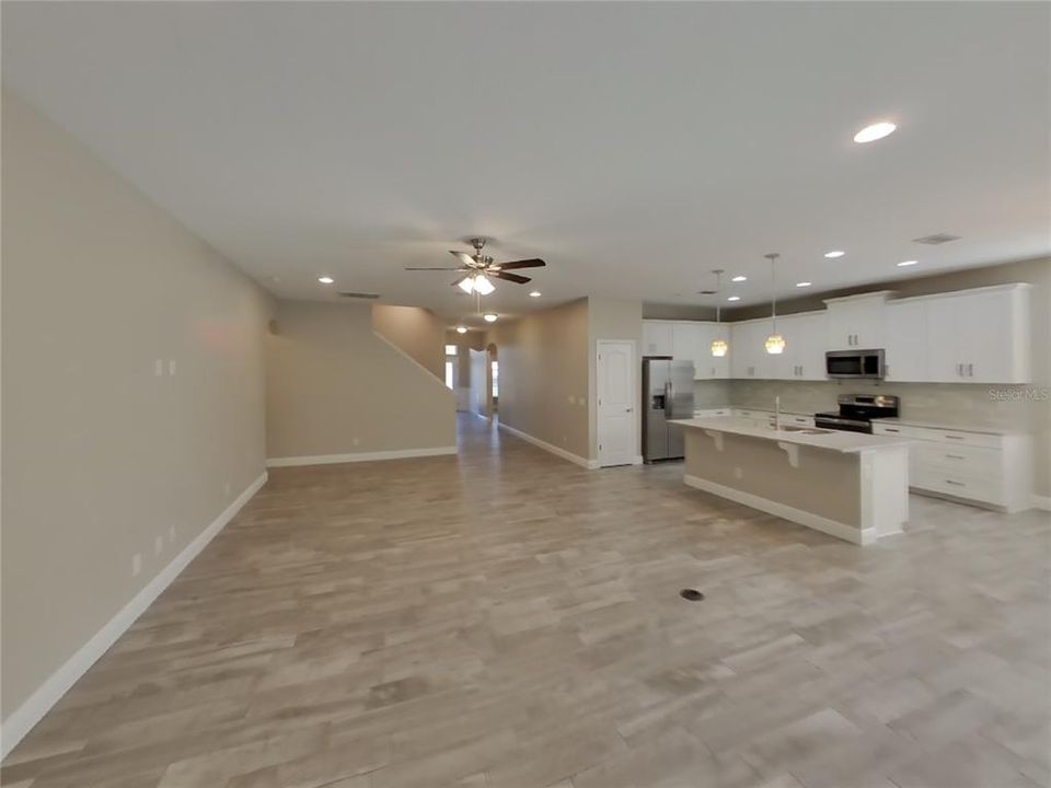 For Rent: $3,949 (5 beds, 4 baths, 3170 Square Feet)