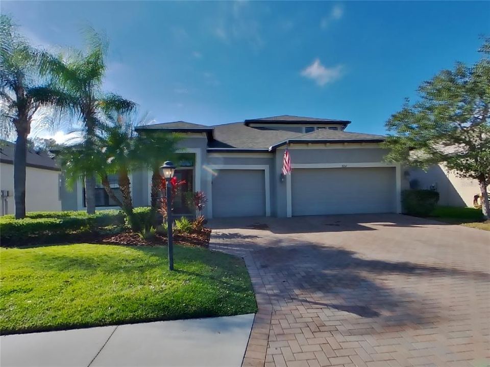 For Rent: $3,949 (5 beds, 4 baths, 3170 Square Feet)