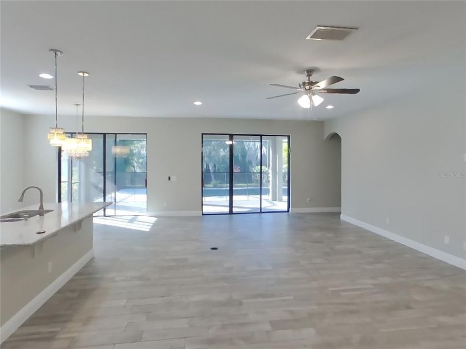 For Rent: $3,949 (5 beds, 4 baths, 3170 Square Feet)