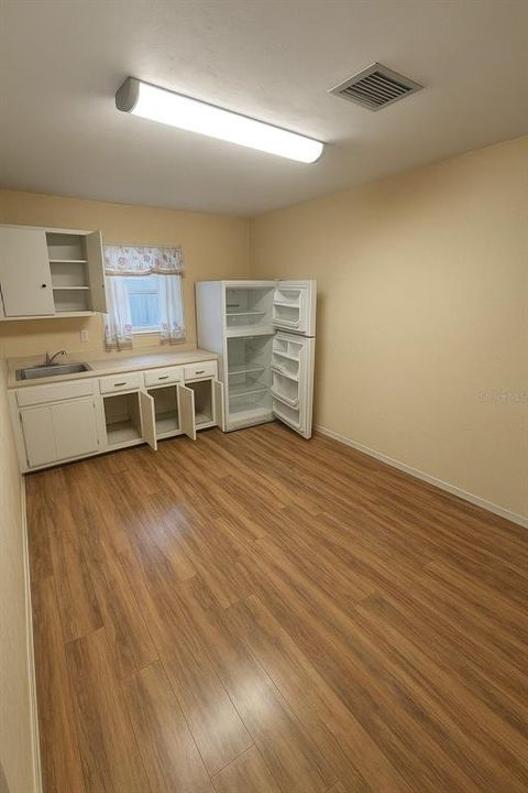 En Venta: $298,000 (3 camas, 0 baños, 1376 Pies cuadrados)