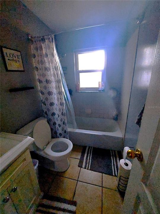 En Venta: $298,000 (3 camas, 0 baños, 1376 Pies cuadrados)