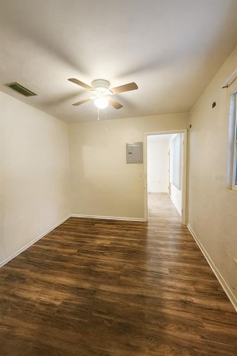 En Venta: $298,000 (3 camas, 0 baños, 1376 Pies cuadrados)