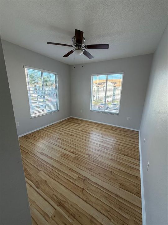 待售: $240,000 (3 贝兹, 2 浴室, 1364 平方英尺)