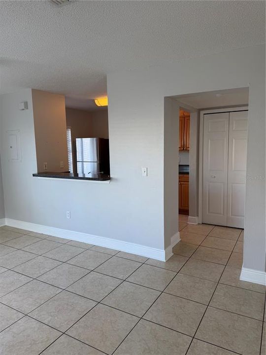 待售: $240,000 (3 贝兹, 2 浴室, 1364 平方英尺)