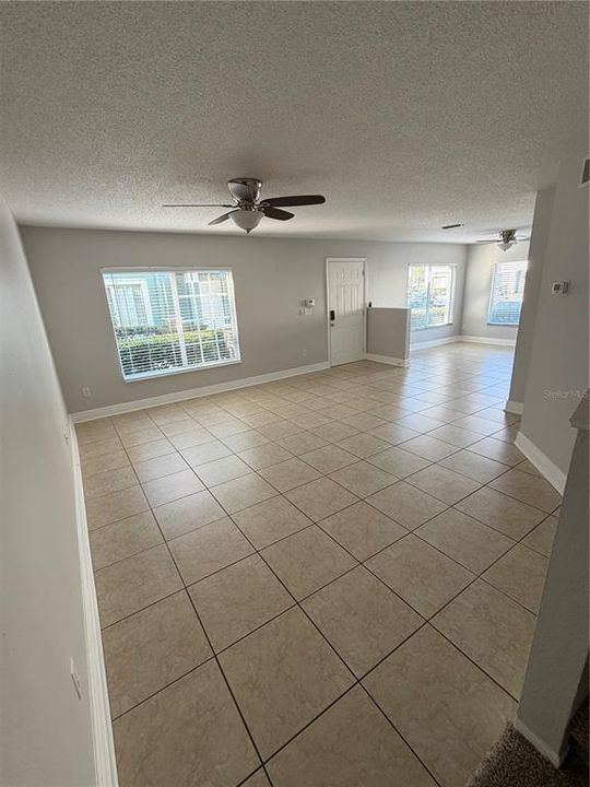 待售: $240,000 (3 贝兹, 2 浴室, 1364 平方英尺)