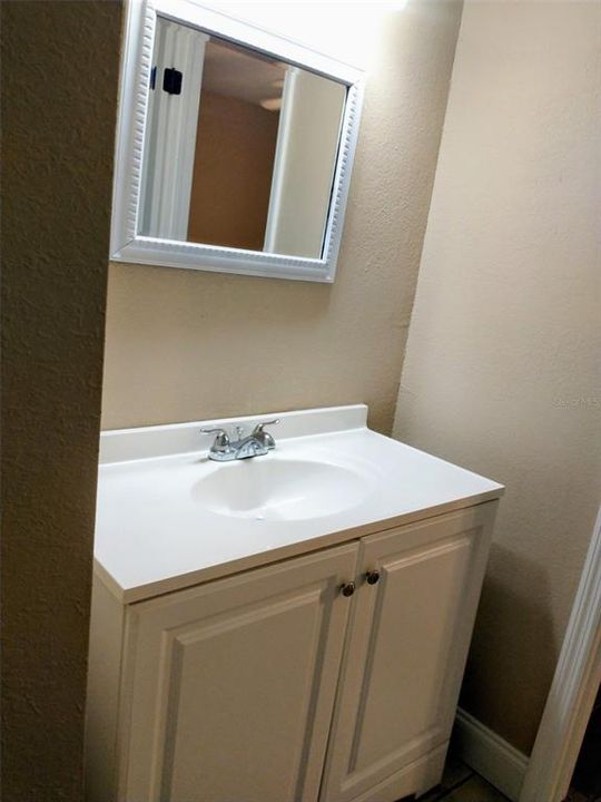 待售: $135,000 (1 贝兹, 1 浴室, 732 平方英尺)