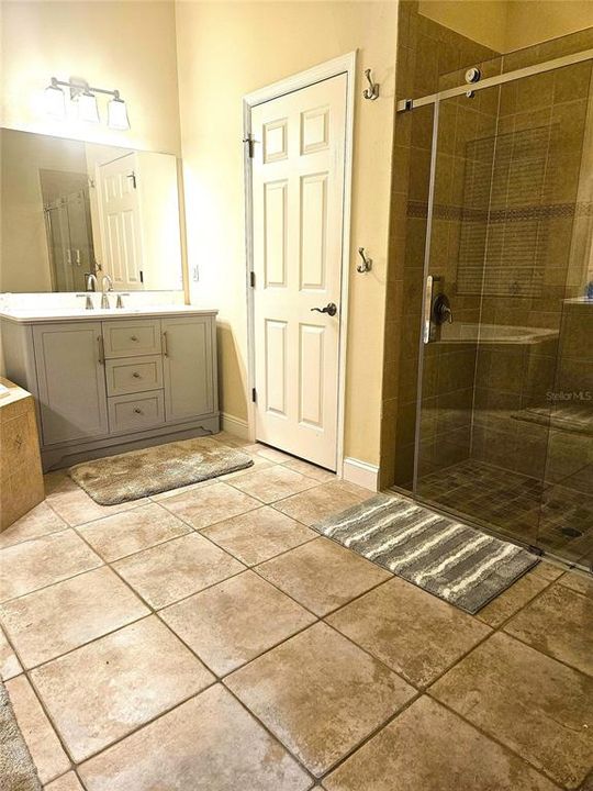 For Sale: $785,000 (5 beds, 4 baths, 3336 Square Feet)