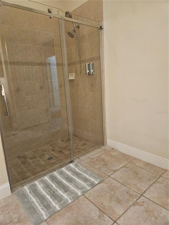 For Sale: $785,000 (5 beds, 4 baths, 3336 Square Feet)