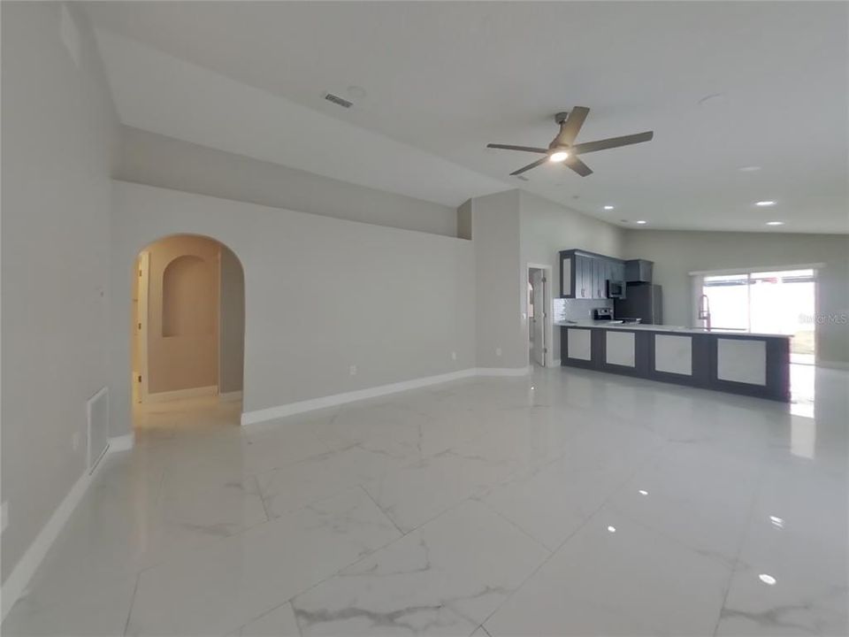 For Rent: $2,229 (3 beds, 2 baths, 1303 Square Feet)