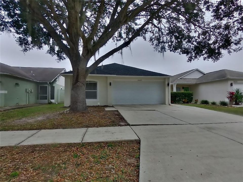 For Rent: $2,229 (3 beds, 2 baths, 1303 Square Feet)